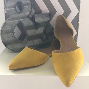 NWT Banana Republic Aiden D’Orsay Flats - Yellow